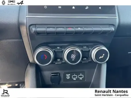 Photo 11 Renault Clio  1.6 E-Tech hybride 140ch Business