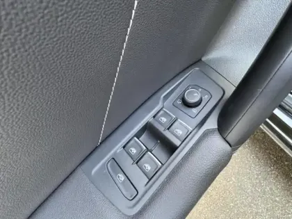 Photo 13 Volkswagen Tiguan  2.0 TDI 150ch R-Line Exclusive DSG7