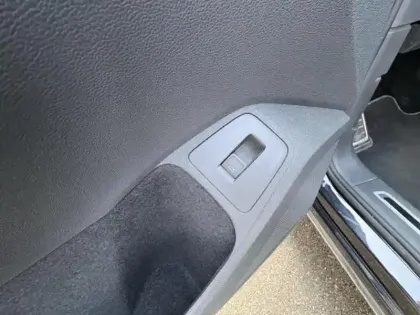 Photo 14 Volkswagen Tiguan  2.0 TDI 150ch R-Line Exclusive DSG7