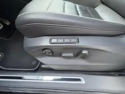 Photo 12 Volkswagen Tiguan  2.0 TDI 150ch R-Line Exclusive DSG7