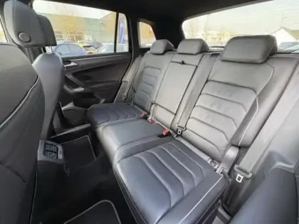 Photo 7 Volkswagen Tiguan  2.0 TDI 150ch R-Line Exclusive DSG7