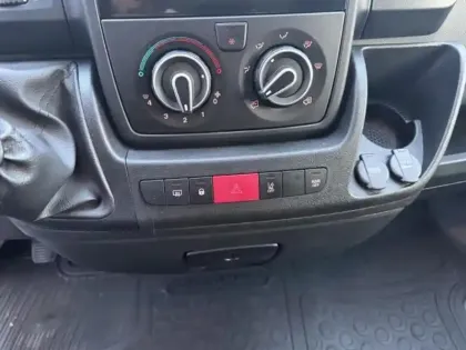 Photo 11 Citroën Jumper  Fg 30 L1H1 2.2 BlueHDi 140 S&S Club