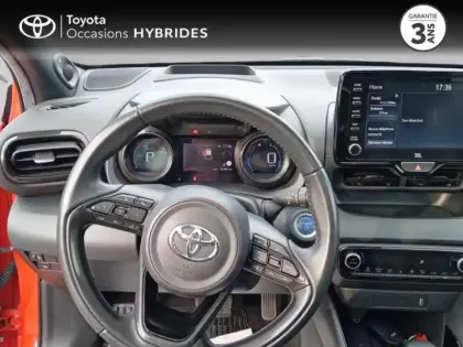 Photo 8 Toyota Yaris  116h Première 5p