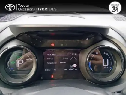 Photo 13 Toyota Yaris  116h Première 5p