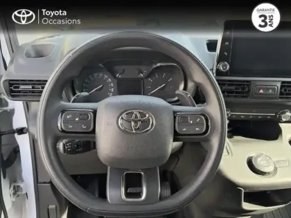 Photo 8 Toyota Proace  CITY Medium 130 D-4D Business BVA RC23