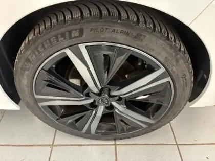 Photo 5 Peugeot 308  PHEV 180ch GT e-EAT8