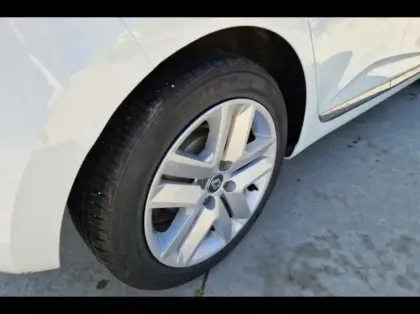 Photo 12 Renault Clio Gén. V (BJA) Ph1 NG Evolution 5