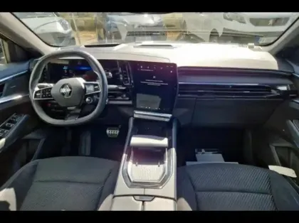 Photo 8 Renault Austral  1.2 E-Tech full hybrid 200ch Iconic esprit Alpine- 24