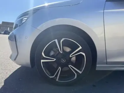 Photo 8 Opel Corsa Gén. VI Ph2 GS 5