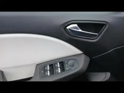 Photo 14 Renault Clio Gén. V (BJA) Ph1 Intens 5