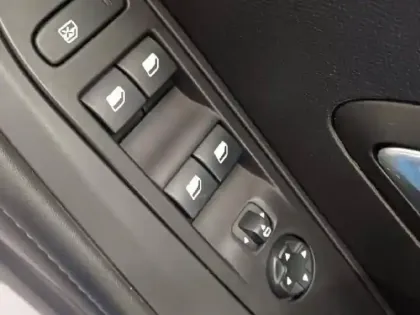 Photo 12 Peugeot 208  1.2 PureTech 100ch S&S GT Line