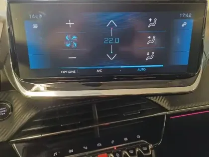 Photo 14 Peugeot 208  1.2 PureTech 100ch S&S GT Line