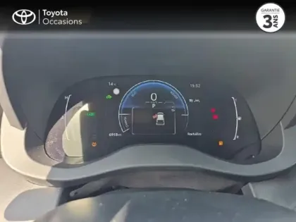 Photo 13 Toyota Yaris  116h Design 5p MC24