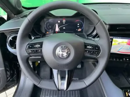 Photo 11 Alfa Romeo Junior  1.2 Ibrida 145ch Techno e-DCT6