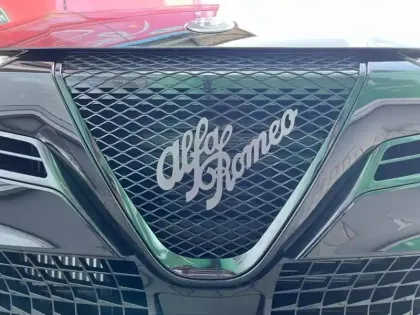 Photo 7 Alfa Romeo Junior  1.2 Ibrida 145ch Techno e-DCT6