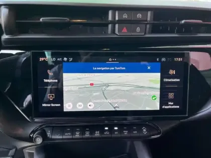 Photo 14 Alfa Romeo Junior  1.2 Ibrida 145ch Techno e-DCT6