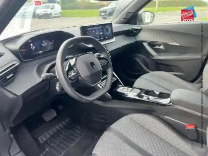 Photo 29 Peugeot 2008  1.2 Hybrid 145ch Allure e-DCS6 CarPlay