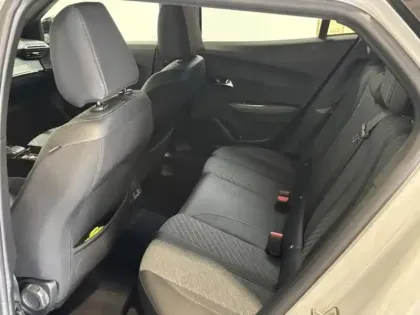 Photo 6 Peugeot 2008  1.2 PureTech 130ch S&S Allure EAT8