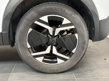 Photo 13 Peugeot 2008  1.2 PureTech 130ch S&S Allure EAT8