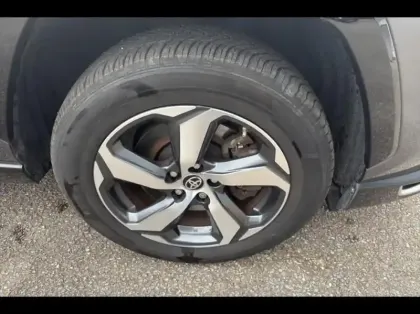 Photo 13 Toyota Rav4 Gén. V Ph1 Design Business 5