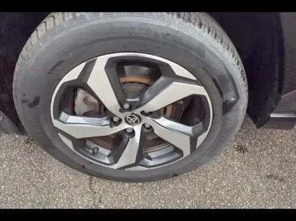 Photo 12 Toyota Rav4 Gén. V Ph1 Design Business 5