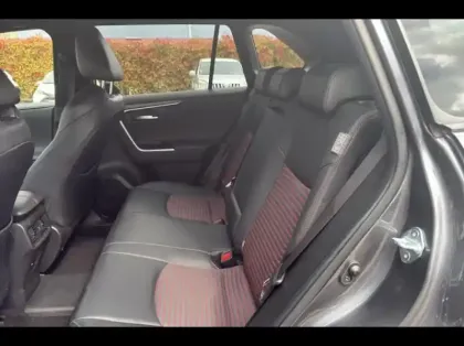 Photo 10 Toyota Rav4 Gén. V Ph1 Design Business 5