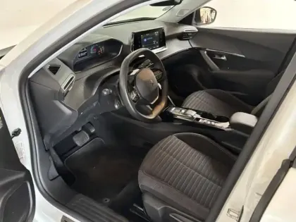 Photo 7 Peugeot 2008  e- 136ch Style