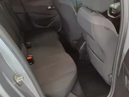 Photo 8 Peugeot 208  e- 136ch Style