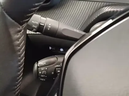 Photo 12 Peugeot 208  e- 136ch Style