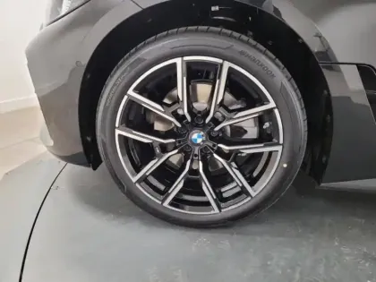 Photo 5 BMW I4  eDrive35 286ch M Sport