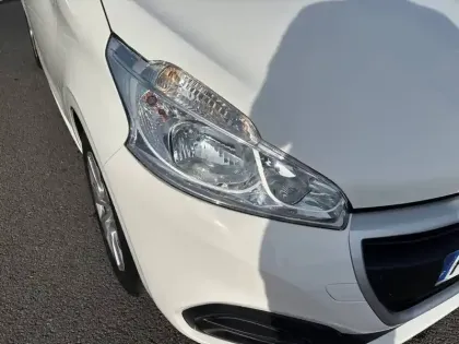 Photo 15 Peugeot 208  PureTech 68ch BVM5