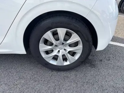 Photo 12 Peugeot 208  PureTech 68ch BVM5