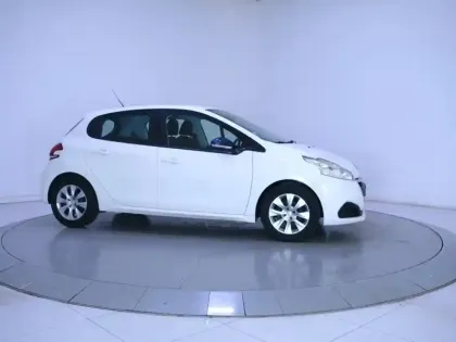 Photo 23 Peugeot 208  PureTech 68ch BVM5
