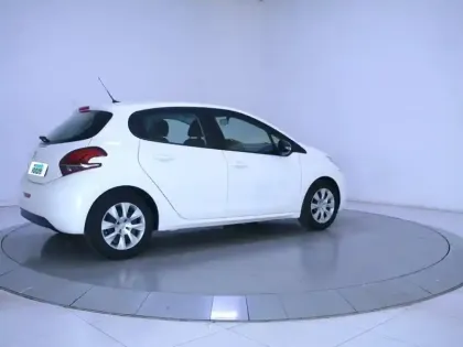 Photo 24 Peugeot 208  PureTech 68ch BVM5