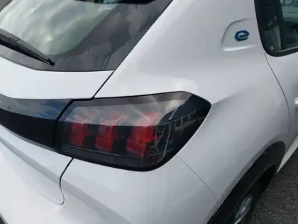 Photo 16 Peugeot 208  Electrique 50 kWh 136ch