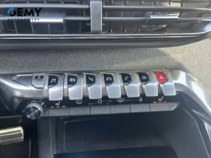 Photo 16 Peugeot 3008  Puretech 180ch S&S EAT8