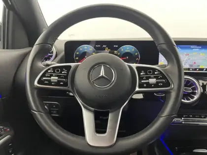 Photo 94 Mercedes GLA  200 7G-DCT