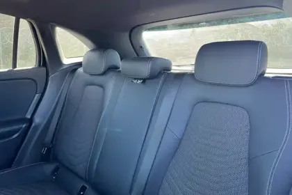 Photo 58 Mercedes GLA  200 7G-DCT