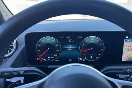 Photo 65 Mercedes GLA  200 7G-DCT