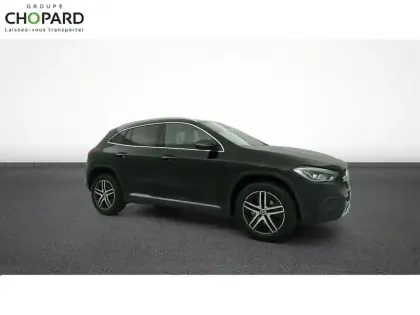 Photo 82 Mercedes GLA  200 7G-DCT
