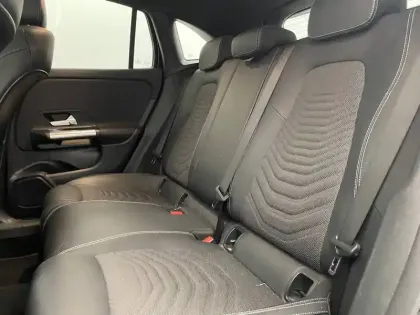 Photo 87 Mercedes GLA  200 7G-DCT