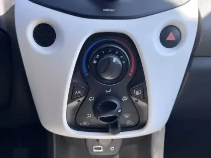 Photo 11 Citroën C1  VTi 72