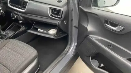 Photo 30 Kia Stonic  1.0 T-GDi 100 ch BVM6