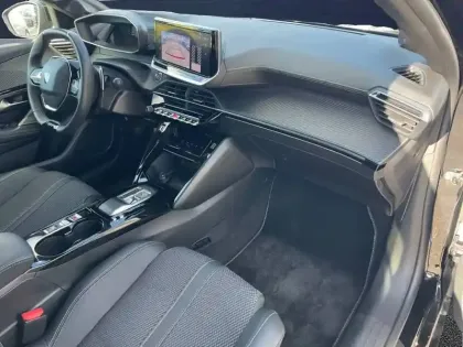 Photo 46 Peugeot 208  Hybrid 136 e-DCS6