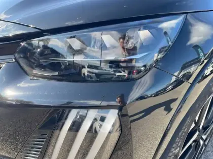 Photo 68 Peugeot 208  Hybrid 136 e-DCS6