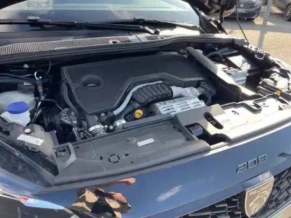 Photo 9 Peugeot 208 Gén. II Ph2 GT 5