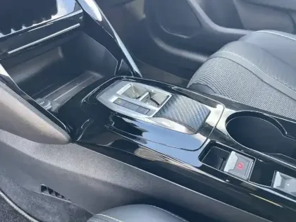 Photo 49 Peugeot 208  Hybrid 136 e-DCS6