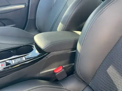 Photo 19 Peugeot 208 Gén. II Ph2 GT 5