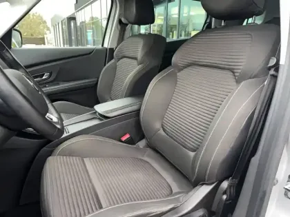 Photo 37 Renault Scenic Grand  TCe 140 FAP EDC - 21