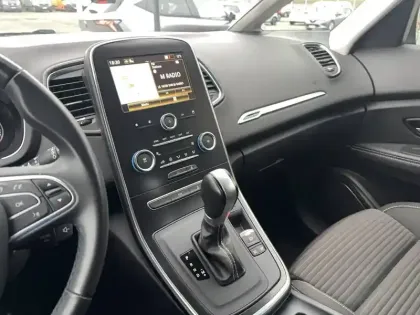 Photo 15 Renault Scenic Grand  TCe 140 FAP EDC - 21